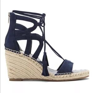 New Vince Camuto Navy Tannon  Size 10